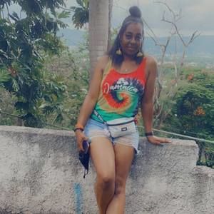 Meet your Posher, Natalie